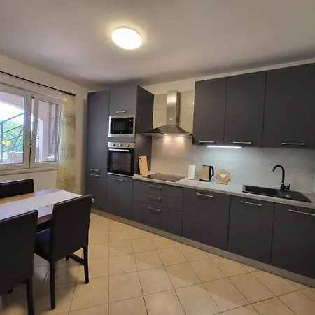 Luciana Apartment *