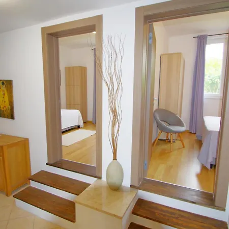 Luciana *